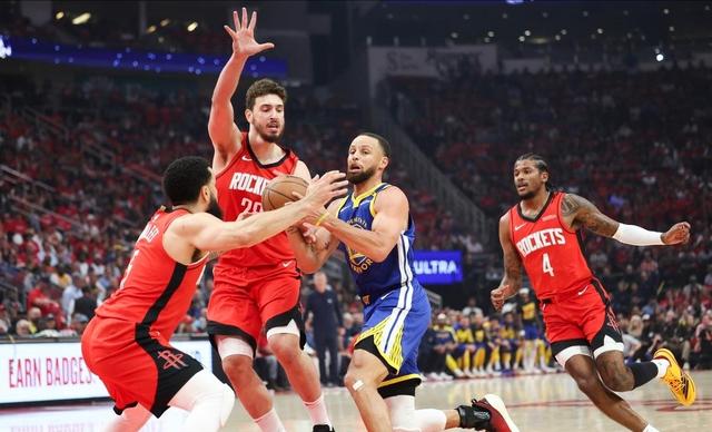 勇士队防守崩盘,惨遭对手狂轰猛炸,情况电脑选择一直信息最大或者提供. 勇士队防守崩盘,惨遭对手狂轰猛炸,情况电脑选择一直信息最大或者提供.