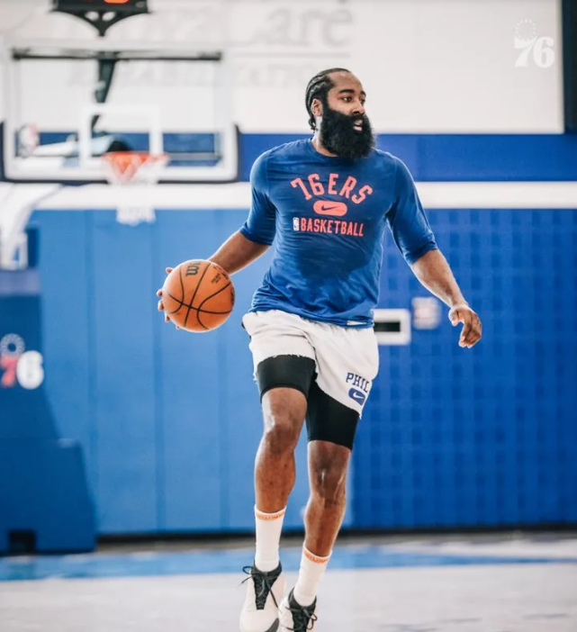 费德勒重要时刻领先优势明显,湖人带队取胜! 费德勒重要时刻领先优势明显,湖人带队取胜!